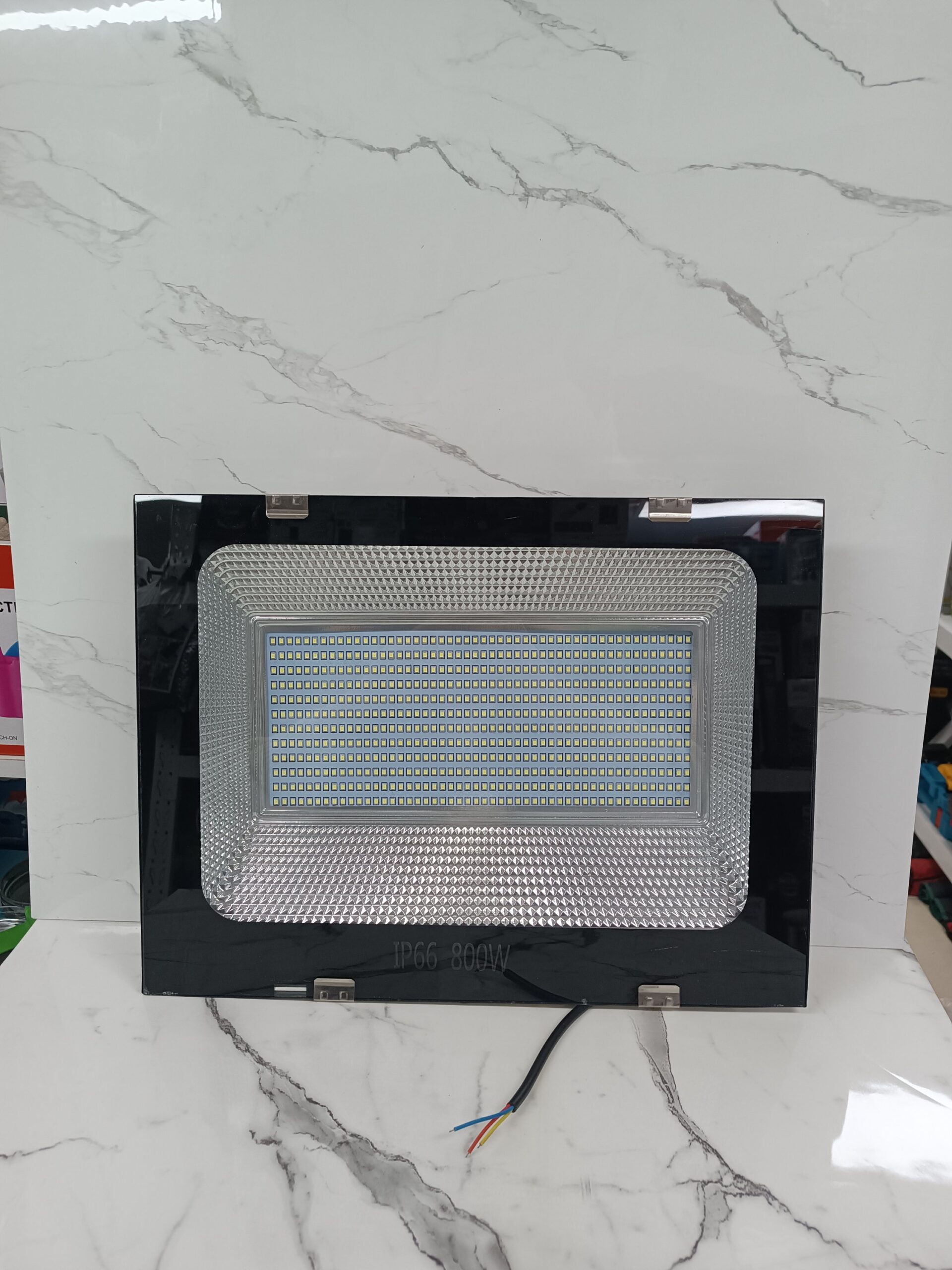 FOCO LED EXTERIOR 800W 220V - Imagen 3