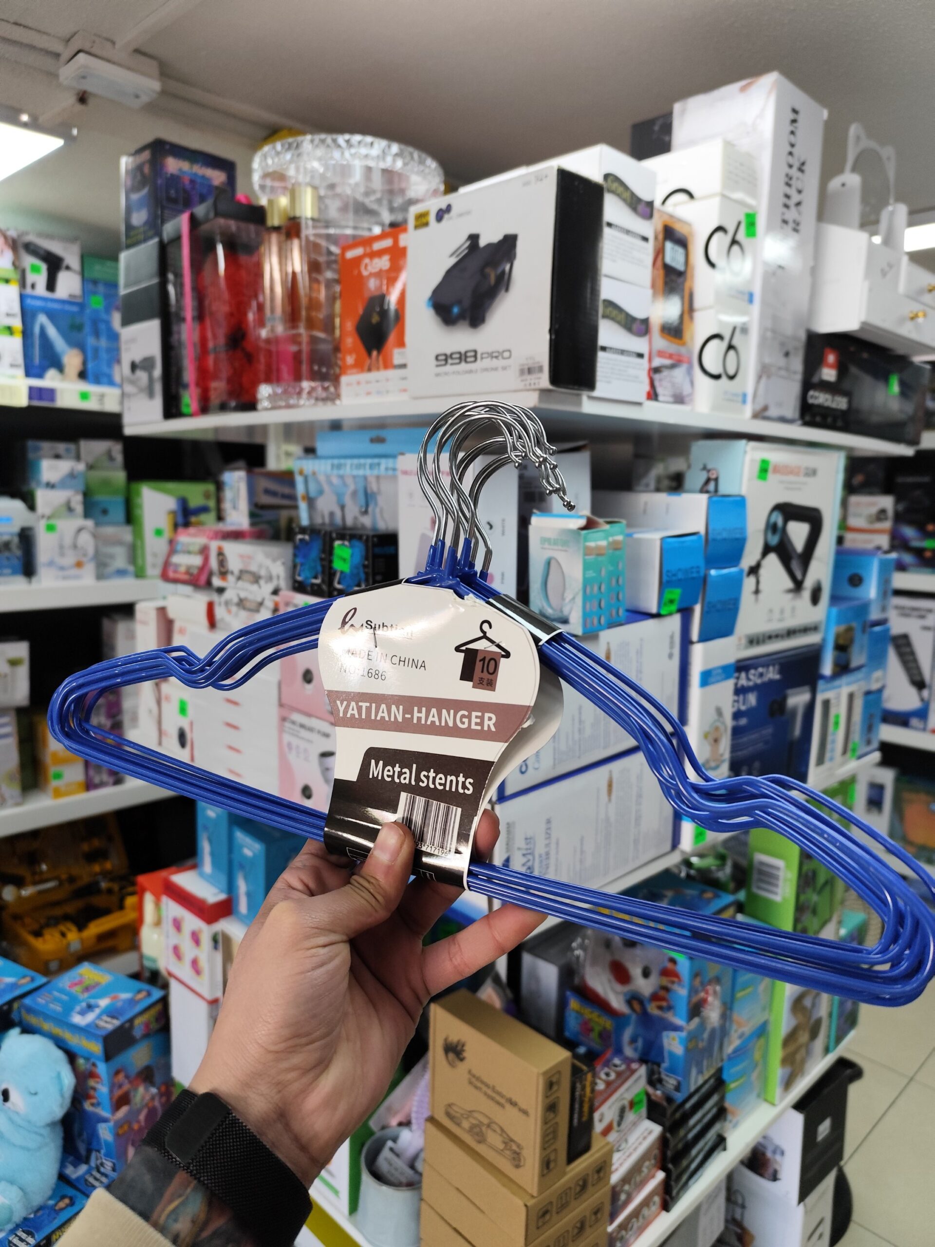 COLGADORES PARA ROPA PACK 10 UND